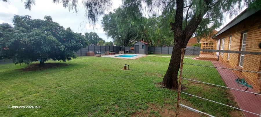 3 Bedroom Property for Sale in Geelhoutpark North West
